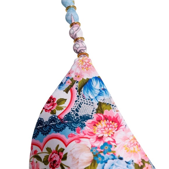 Agua Bendita Meraki
Belle Bikini Top in Sz Small - Picture 5 of 9